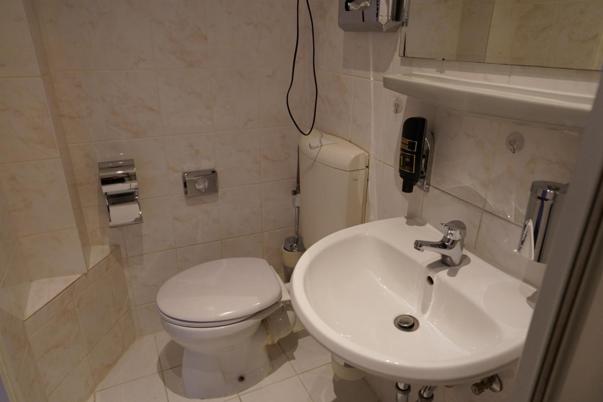 Hotel Pension Xantener Eck Берлин Экстерьер фото
