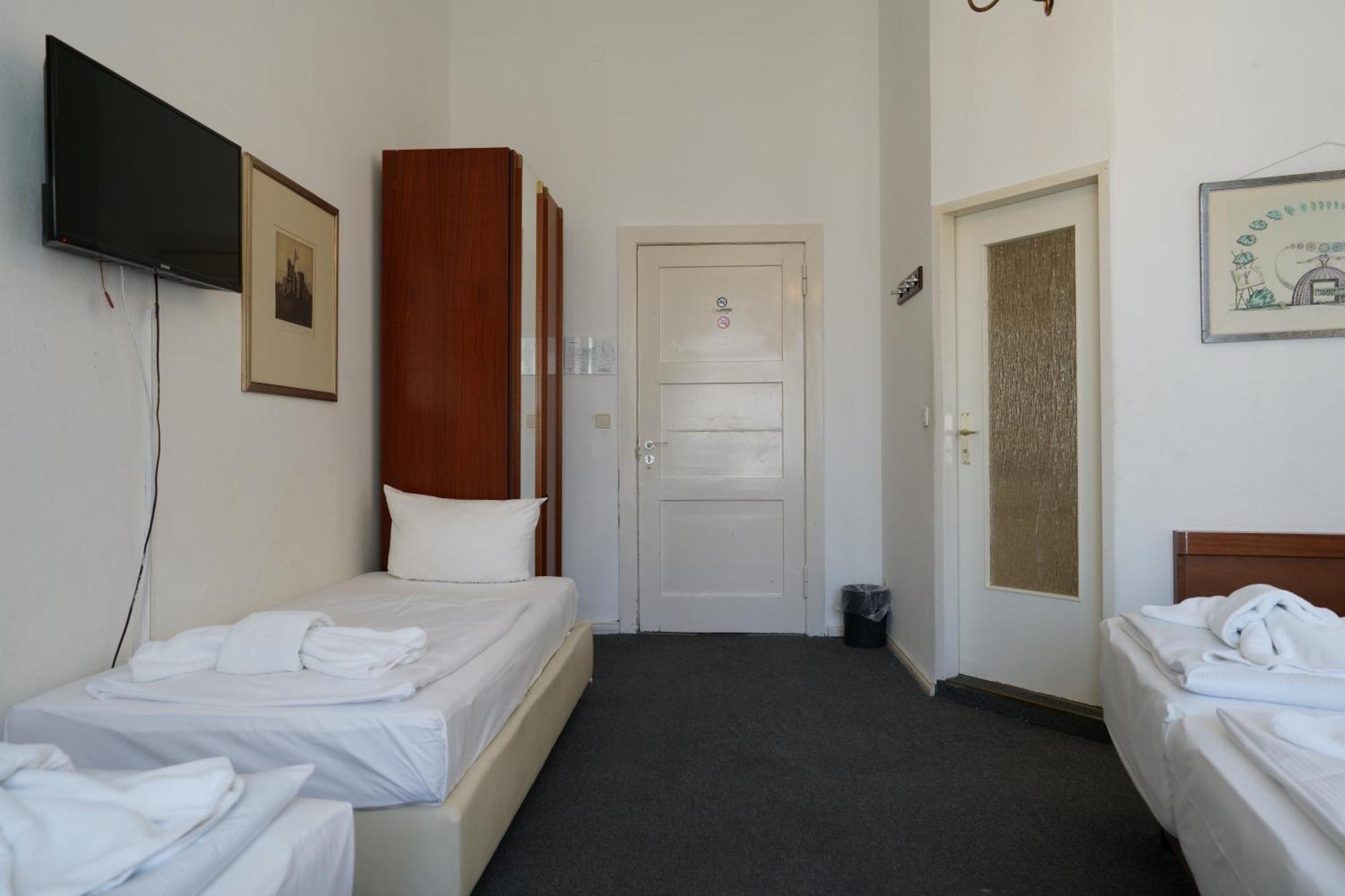 Hotel Pension Xantener Eck Берлин Экстерьер фото