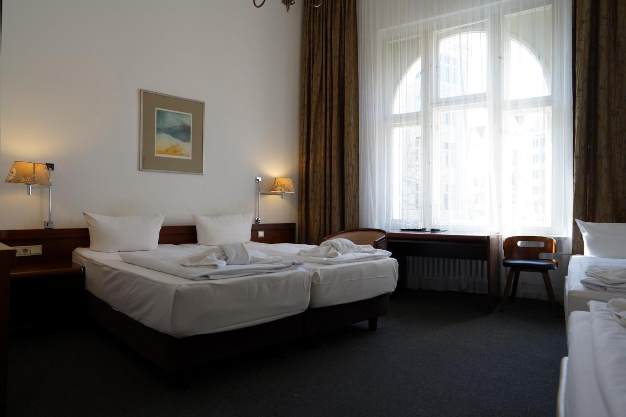 Hotel Pension Xantener Eck Берлин Экстерьер фото