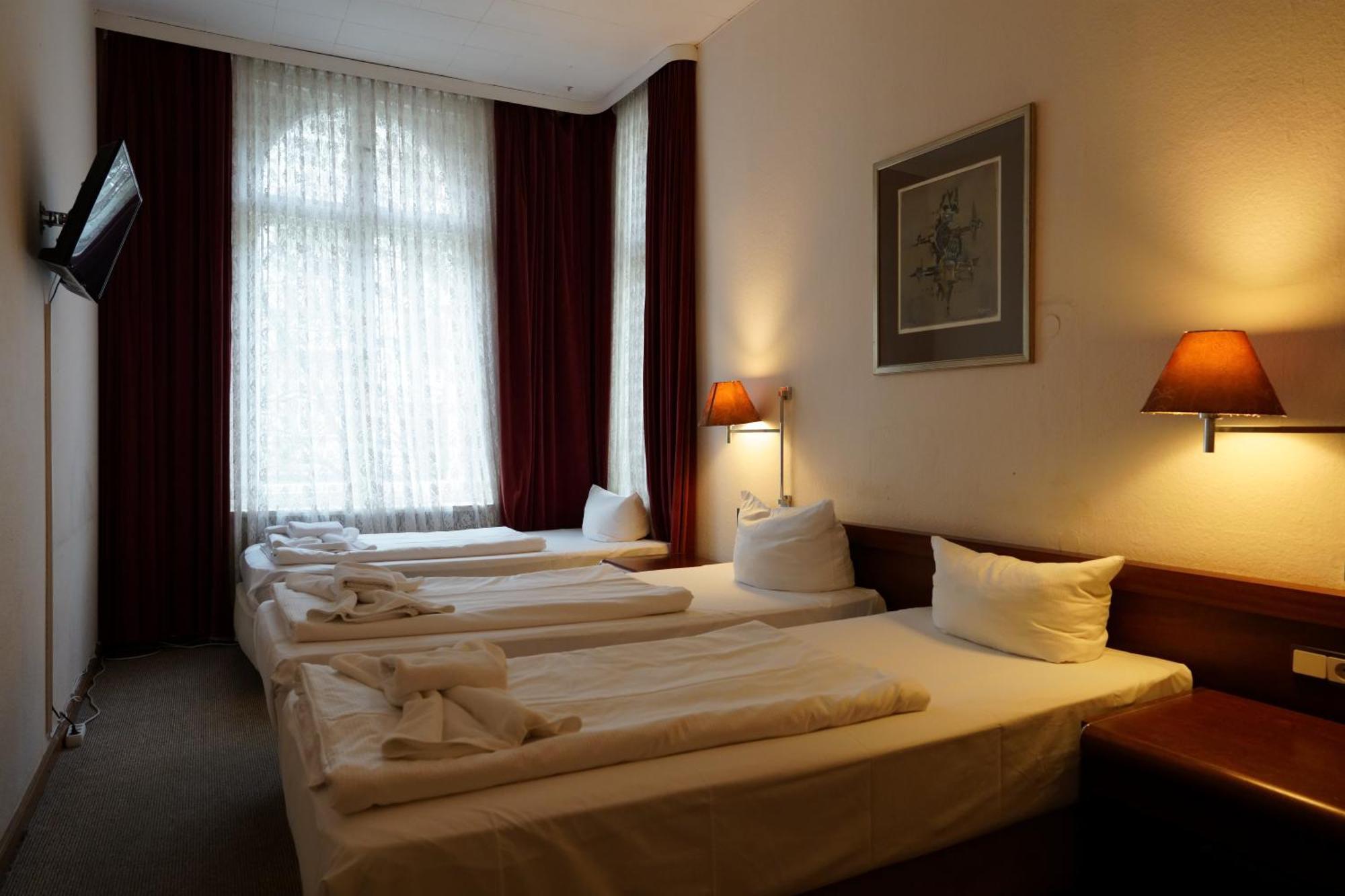 Hotel Pension Xantener Eck Берлин Экстерьер фото
