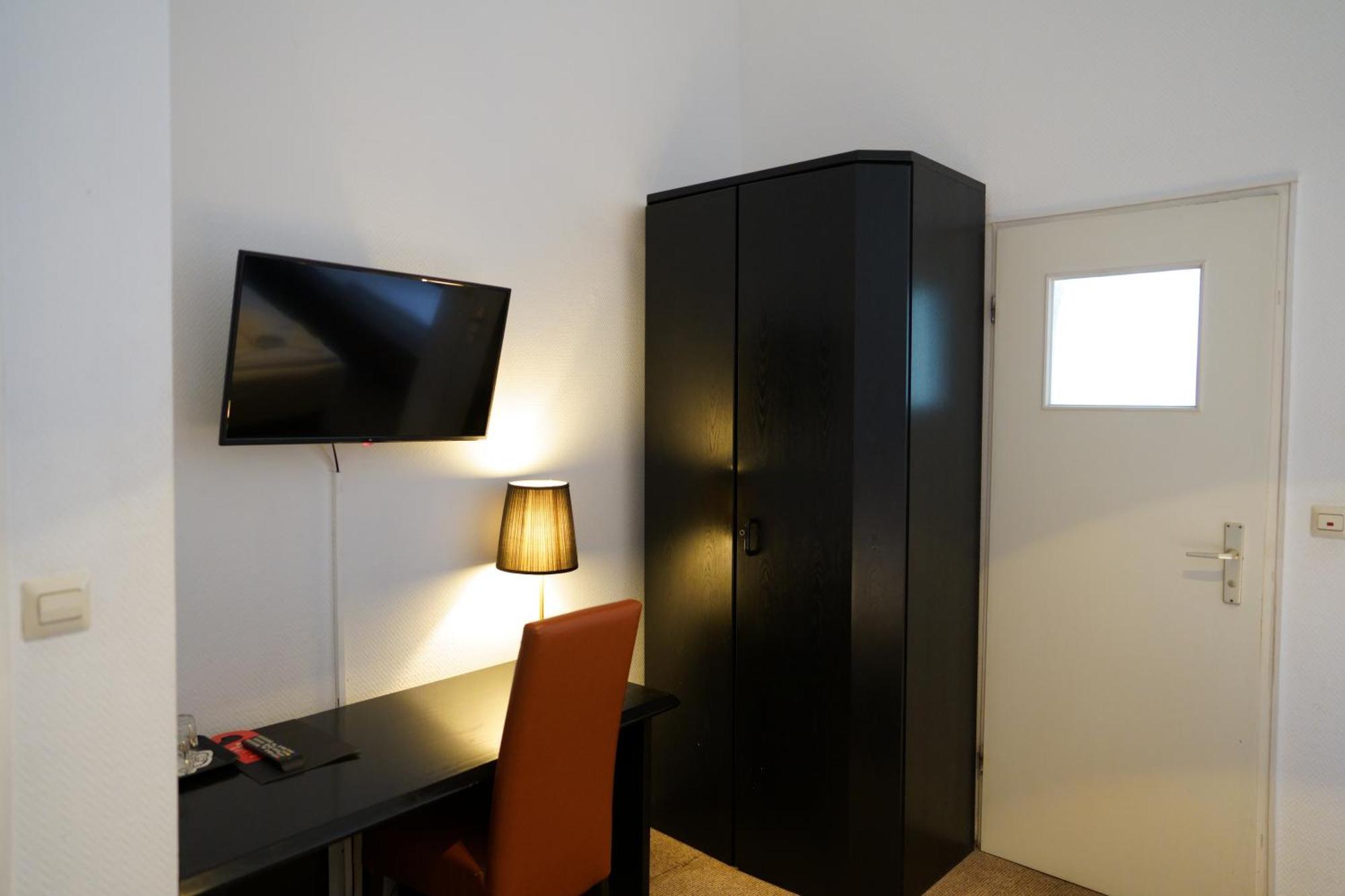 Hotel Pension Xantener Eck Берлин Экстерьер фото