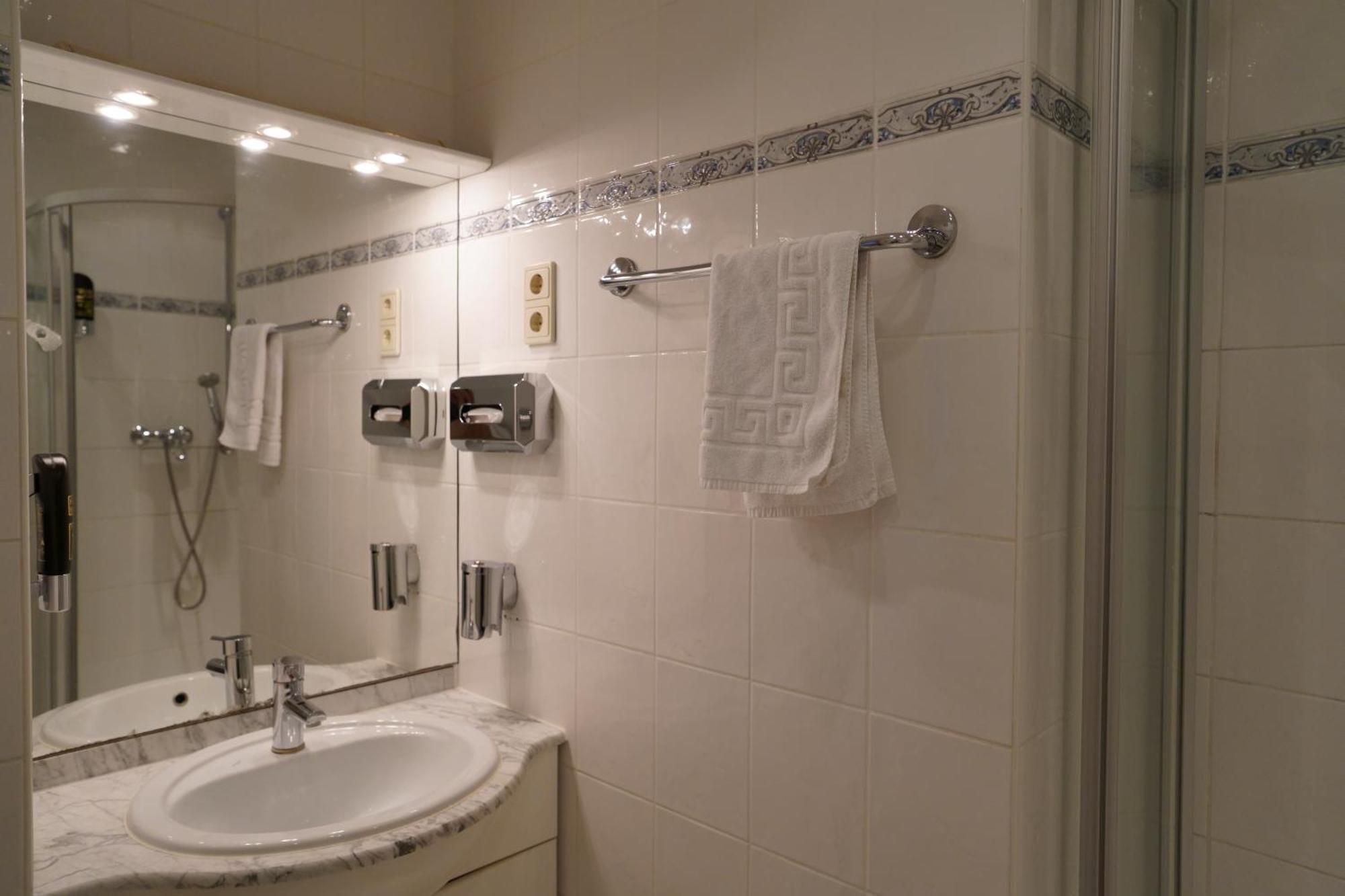 Hotel Pension Xantener Eck Берлин Экстерьер фото